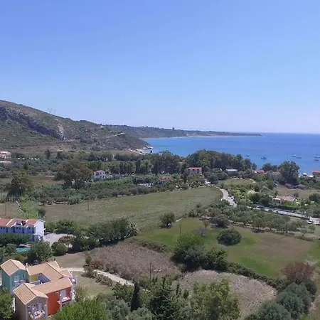 Makis Lighthouse קאטליוס